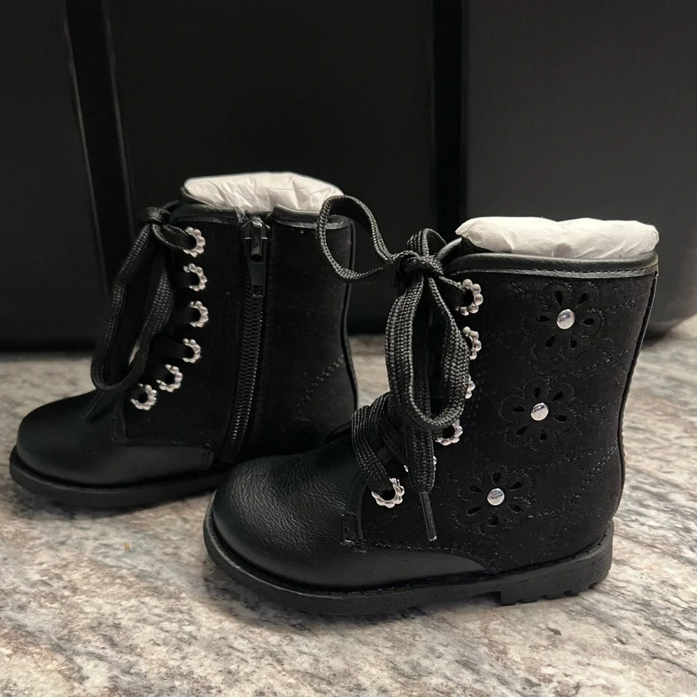 Black Toddler Boots with Floral Cutouts NWOT Size 6